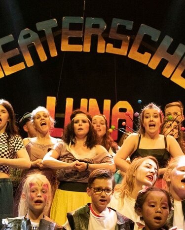 Ik ben gefrustreerd over de nare dingen die in de wereld gebeuren en ik wil iets doen - Familie Voorstelling